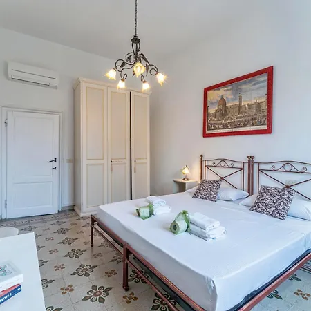 Unyca - Spacious 2 Bedroom In * فلورنس