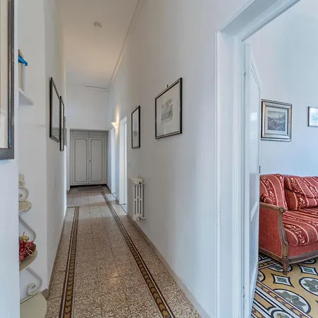 Unyca - Classic Florentine Atmosphere Apartment